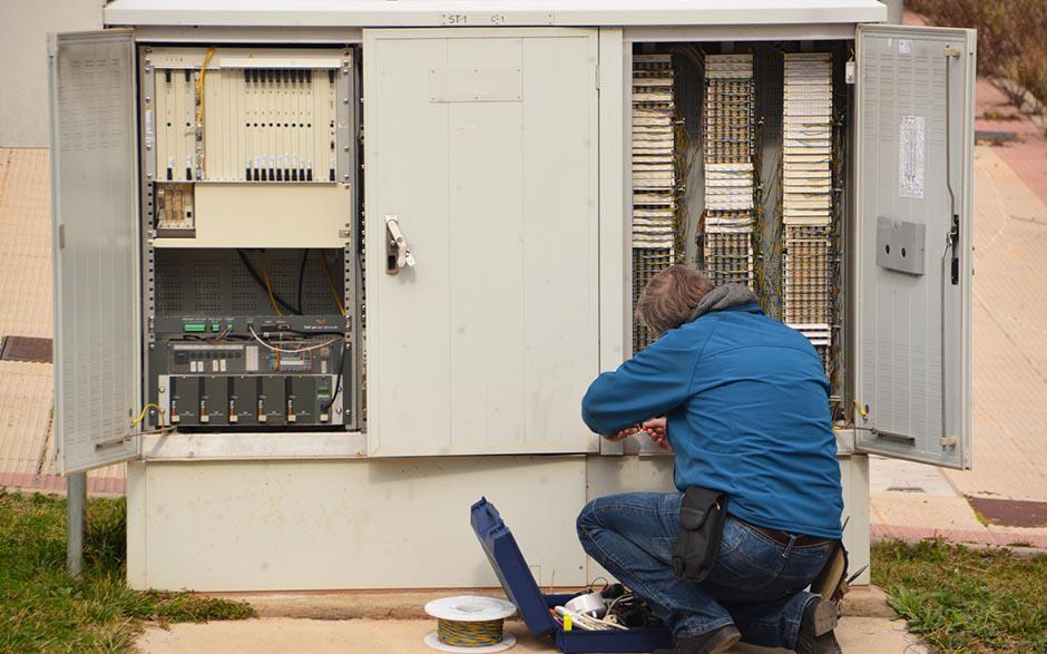taux horaire électricien Les Ulis